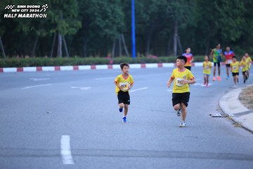 BINH DUONG NEW CITY HALF MARATHON 2024 - Ảnh #1726260