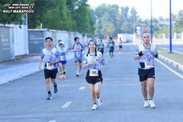 BINH DUONG NEW CITY HALF MARATHON 2024 - Ảnh #1768618
