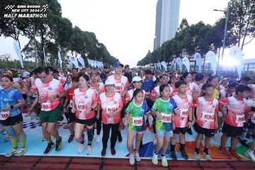 BINH DUONG NEW CITY HALF MARATHON 2024 - Ảnh #1738154