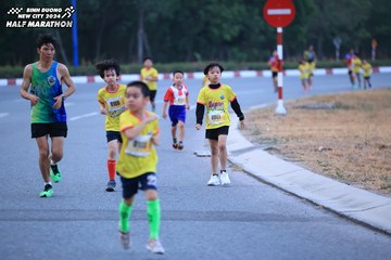BINH DUONG NEW CITY HALF MARATHON 2024 - Ảnh #1726235