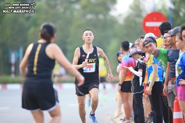 BINH DUONG NEW CITY HALF MARATHON 2024 - Ảnh #1736925
