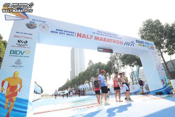 BINH DUONG NEW CITY HALF MARATHON 2024 - Ảnh #1818967