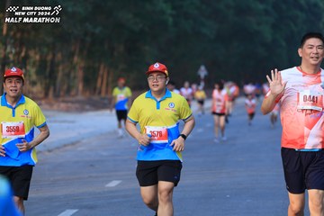 BINH DUONG NEW CITY HALF MARATHON 2024 - Ảnh #1771783