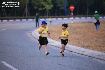 BINH DUONG NEW CITY HALF MARATHON 2024 - Ảnh #1726941