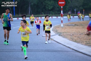 BINH DUONG NEW CITY HALF MARATHON 2024 - Ảnh #1726230