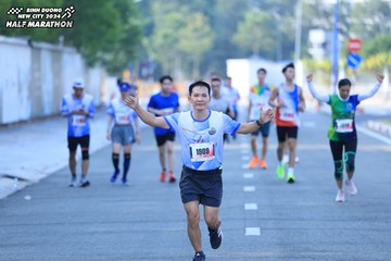 BINH DUONG NEW CITY HALF MARATHON 2024 - Ảnh #1770382