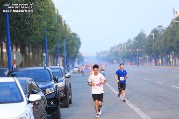 BINH DUONG NEW CITY HALF MARATHON 2024 - Ảnh #1739813