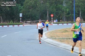 BINH DUONG NEW CITY HALF MARATHON 2024 - Ảnh #1735311