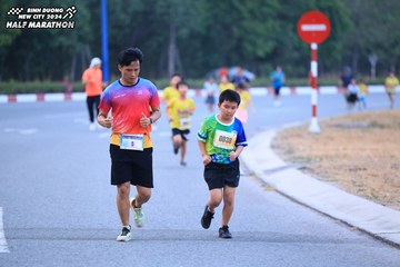 BINH DUONG NEW CITY HALF MARATHON 2024 - Ảnh #1726424