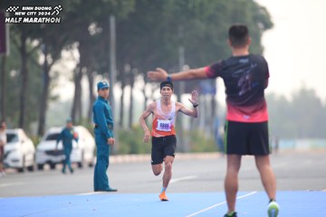 BINH DUONG NEW CITY HALF MARATHON 2024 - Ảnh #1738472