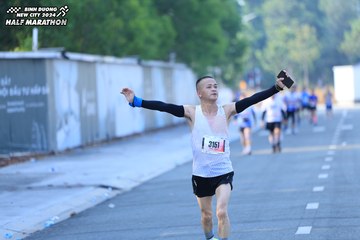 BINH DUONG NEW CITY HALF MARATHON 2024 - Ảnh #1770109