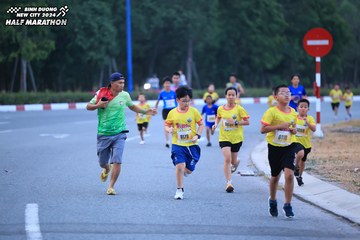 BINH DUONG NEW CITY HALF MARATHON 2024 - Ảnh #1726177