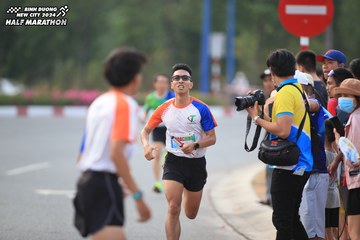 BINH DUONG NEW CITY HALF MARATHON 2024 - Ảnh #1736248