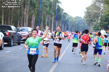 BINH DUONG NEW CITY HALF MARATHON 2024 - Ảnh #1750169