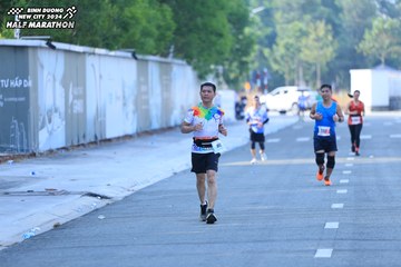 BINH DUONG NEW CITY HALF MARATHON 2024 - Ảnh #1771113
