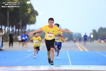 BINH DUONG NEW CITY HALF MARATHON 2024 - Ảnh #1727488