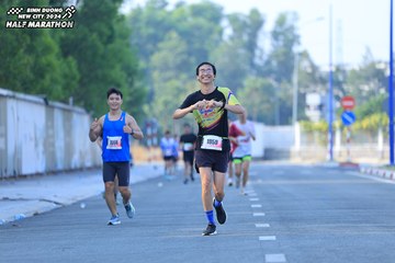 BINH DUONG NEW CITY HALF MARATHON 2024 - Ảnh #1768449