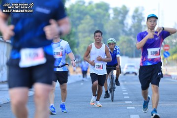 BINH DUONG NEW CITY HALF MARATHON 2024 - Ảnh #1767915