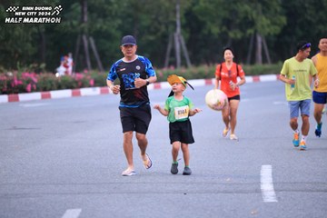 BINH DUONG NEW CITY HALF MARATHON 2024 - Ảnh #1726932
