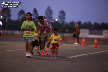 BINH DUONG NEW CITY HALF MARATHON 2024 - Ảnh #1728459