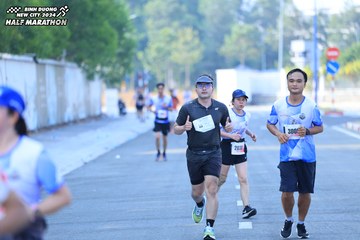 BINH DUONG NEW CITY HALF MARATHON 2024 - Ảnh #1770235