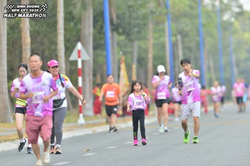 BINH DUONG NEW CITY HALF MARATHON 2024 - Ảnh #1750633