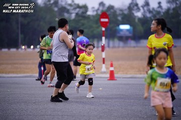 BINH DUONG NEW CITY HALF MARATHON 2024 - Ảnh #1725652