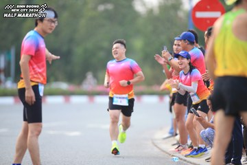 BINH DUONG NEW CITY HALF MARATHON 2024 - Ảnh #1736831