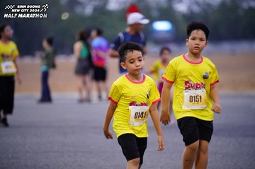 BINH DUONG NEW CITY HALF MARATHON 2024 - Ảnh #1725637