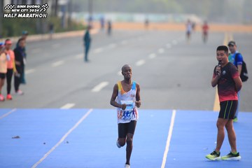 BINH DUONG NEW CITY HALF MARATHON 2024 - Ảnh #1738834