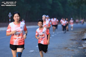 BINH DUONG NEW CITY HALF MARATHON 2024 - Ảnh #1750052