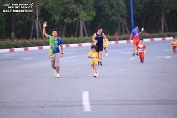 BINH DUONG NEW CITY HALF MARATHON 2024 - Ảnh #1727122