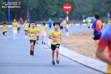 BINH DUONG NEW CITY HALF MARATHON 2024 - Ảnh #1726434