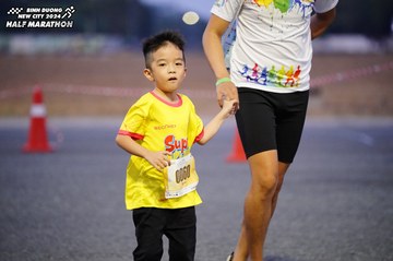 BINH DUONG NEW CITY HALF MARATHON 2024 - Ảnh #1725929