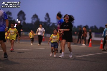 BINH DUONG NEW CITY HALF MARATHON 2024 - Ảnh #1728473