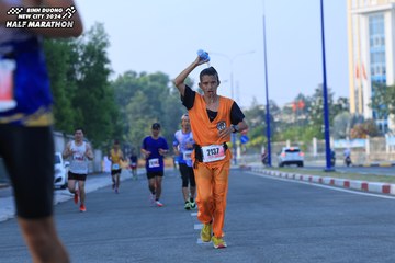 BINH DUONG NEW CITY HALF MARATHON 2024 - Ảnh #1776316
