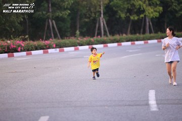 BINH DUONG NEW CITY HALF MARATHON 2024 - Ảnh #1727246