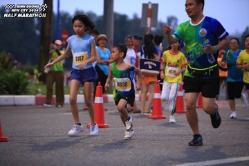 BINH DUONG NEW CITY HALF MARATHON 2024 - Ảnh #1728135