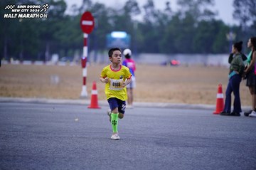 BINH DUONG NEW CITY HALF MARATHON 2024 - Ảnh #1725086