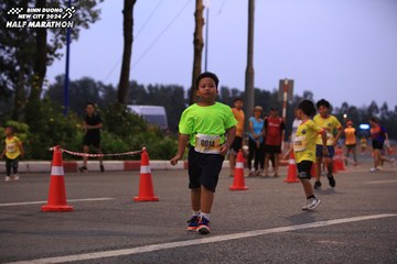 BINH DUONG NEW CITY HALF MARATHON 2024 - Ảnh #1728372