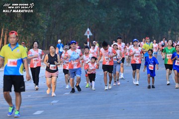 BINH DUONG NEW CITY HALF MARATHON 2024 - Ảnh #1772331