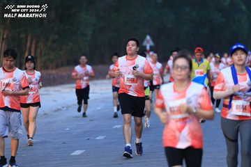 BINH DUONG NEW CITY HALF MARATHON 2024 - Ảnh #1750843