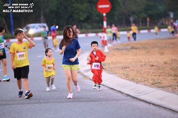 BINH DUONG NEW CITY HALF MARATHON 2024 - Ảnh #1727085