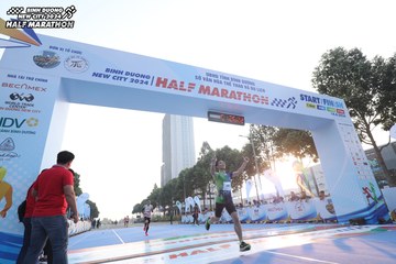 BINH DUONG NEW CITY HALF MARATHON 2024 - Ảnh #1819389