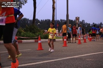 BINH DUONG NEW CITY HALF MARATHON 2024 - Ảnh #1728391
