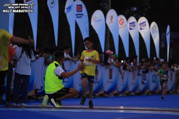 BINH DUONG NEW CITY HALF MARATHON 2024 - Ảnh #1729145