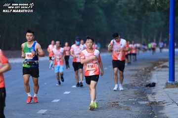BINH DUONG NEW CITY HALF MARATHON 2024 - Ảnh #1750378