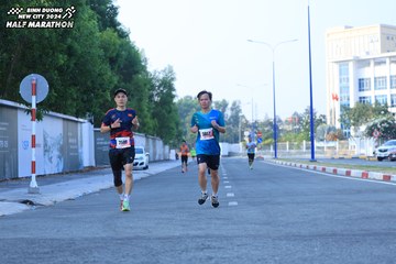 BINH DUONG NEW CITY HALF MARATHON 2024 - Ảnh #1776232