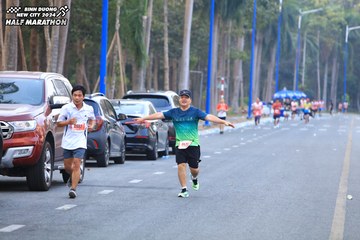 BINH DUONG NEW CITY HALF MARATHON 2024 - Ảnh #1756126