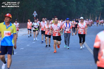 BINH DUONG NEW CITY HALF MARATHON 2024 - Ảnh #1750808